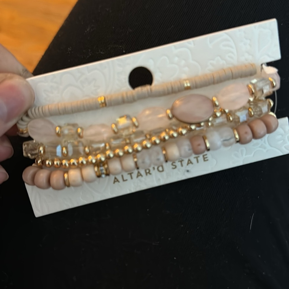 NWT Stackable bracelet set